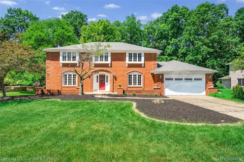 5994 Glen Eagles Dr, West Bloomfield, MI 48323