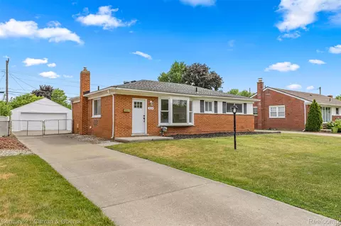 35158 Parkdale St, Livonia, MI 48150