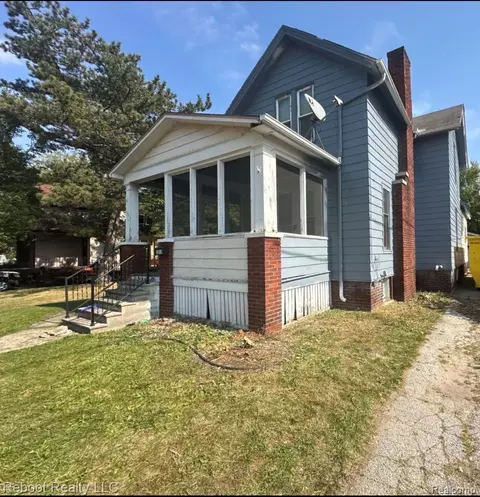 1814 Schaefer St, Saginaw, MI 48602