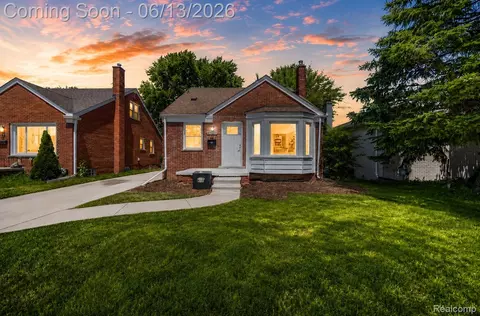 23013 Gaukler St, Saint Clair Shores, MI 48080