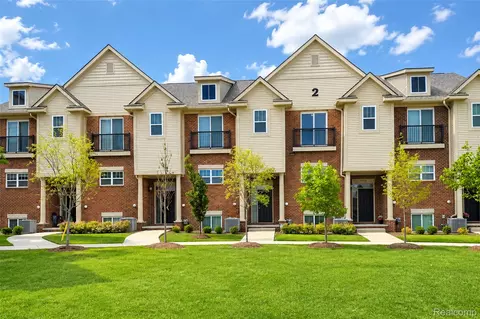 41626 Orianna Ln, Novi, MI 48375