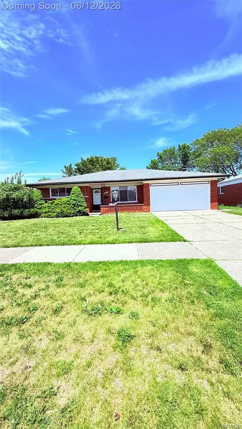 13051 Iowa Dr, Warren, MI 48088