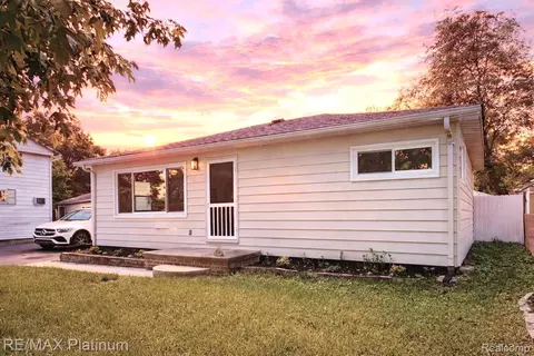 208 Devonshire St, Ypsilanti, MI 48198