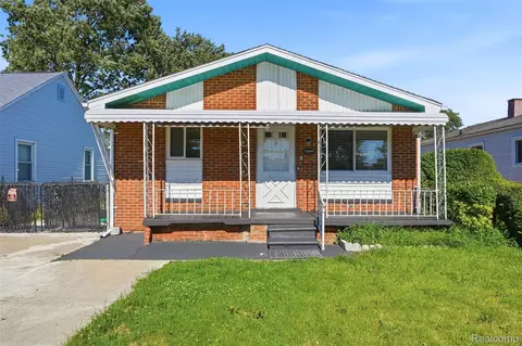 32000 Saint Margaret St, Saint Clair Shores, MI 48082