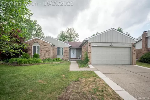 1129 Whittier Dr, Canton, MI 48187