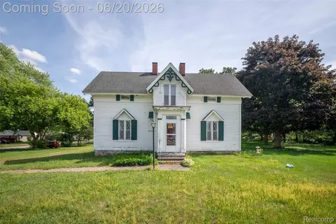 3557 W Walton Blvd, Waterford, MI 48329