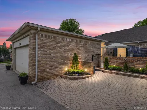 50311 Highpoint Ct, Macomb, MI 48044