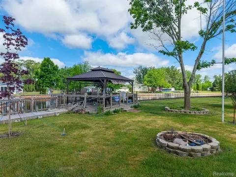 Exterior - 1656 S Riverside Dr, Au Gres, MI 48703 photo 9 of 9