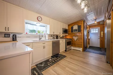 Kitchen - 1656 S Riverside Dr, Au Gres, MI 48703 photo 2 of 3