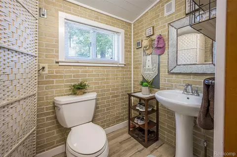 Bath - 1656 S Riverside Dr, Au Gres, MI 48703 photo 1 of 3