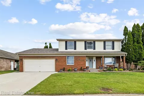 17300 Timothy Dr, Southgate, MI 48195