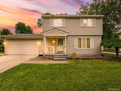 21728 Ruth St, Farmington Hills, MI 48336