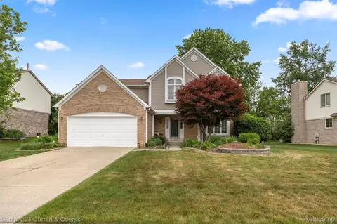 45924 Rockledge Dr, Plymouth, MI 48170