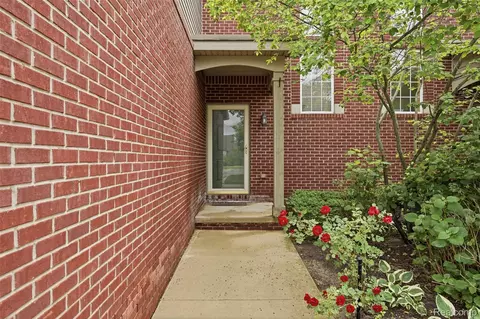 5953 High Point Ct #29, Brighton, MI 48116