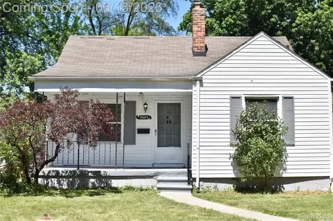 19685 Washtenaw St, Harper Woods, MI 48225