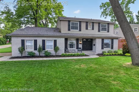33083 Broadmoor Ct, Livonia, MI 48154