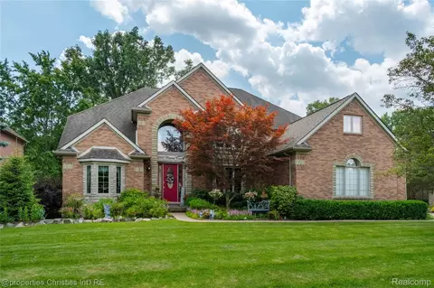 32405 Maria Ct, Livonia, MI 48152