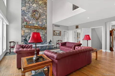 Living - 12700 Shaffer Rd, Springfield, MI 48350 photo 2 of 3