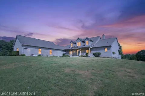 12700 Shaffer Rd, Springfield, MI 48350