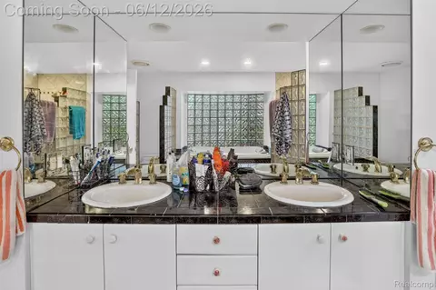 Bath - 2197 S State Rd, Davison, MI 48423 photo 5 of 6