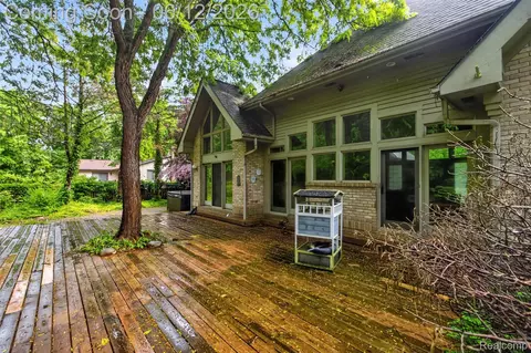Exterior - 2197 S State Rd, Davison, MI 48423 photo 7 of 12
