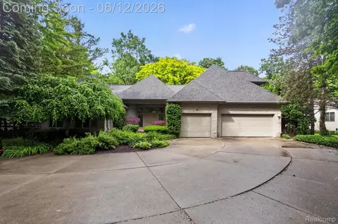 Exterior - 2197 S State Rd, Davison, MI 48423 photo 2 of 12