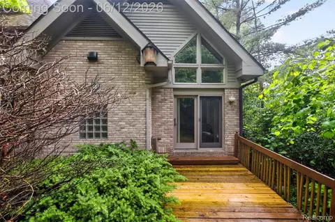 Exterior - 2197 S State Rd, Davison, MI 48423 photo 6 of 12