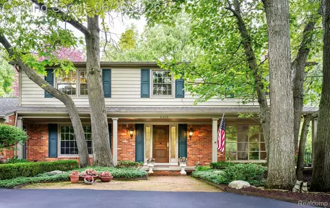 4269 N Willoway Estates Ct, Bloomfield Hills, MI 48302
