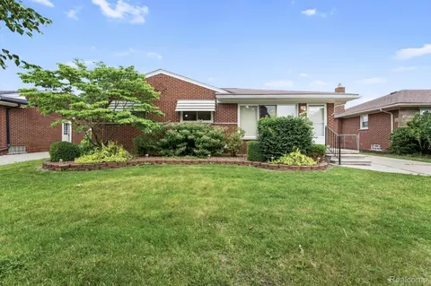 3310 Maidstone St, Trenton, MI 48183