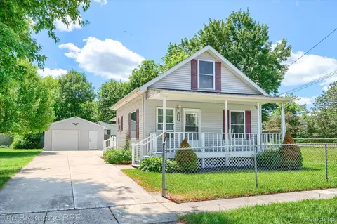 1314 Carman St, Burton, MI 48529