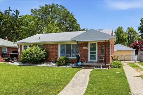 1289 Mulberry St, Mount Clemens, MI 48043