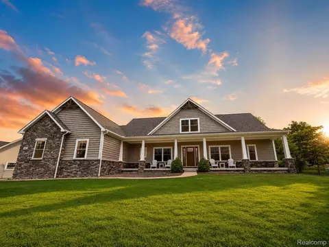 11029 Ridge View Trl, Tyrone, MI 48430