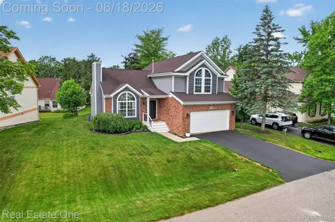 475 Court Ln, Oceola, MI 48843