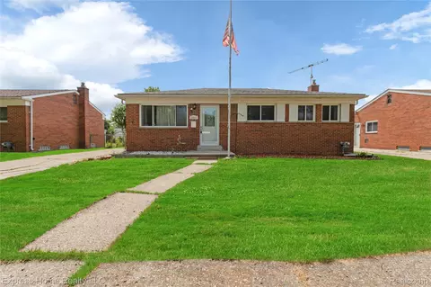 25217 Roan Ave, Warren, MI 48089