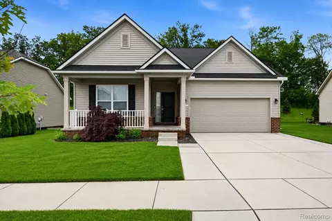 171 Coppice Way, White Lake, MI 48386