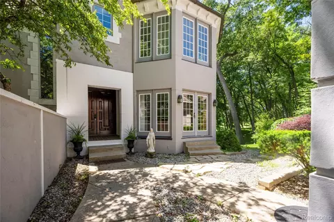 5409 Bristol Parke Dr, Independence, MI 48348