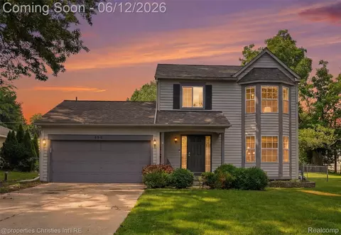 124 Rexton St, Novi, MI 48377