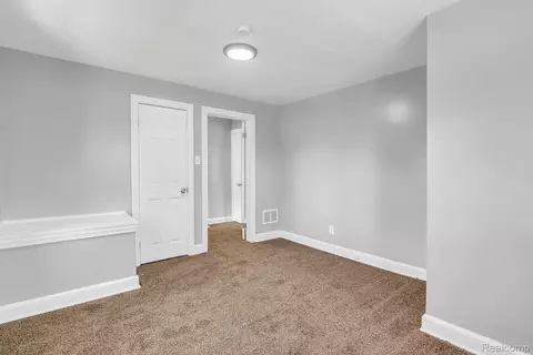 Bedroom - 8262 E Outer Dr, Detroit, MI 48213 photo 7 of 8