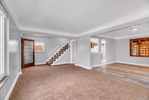 Living - 8262 E Outer Dr, Detroit, MI 48213 photo 3 of 5