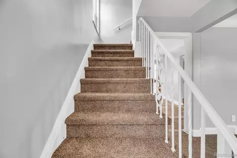Entry Way - 8262 E Outer Dr, Detroit, MI 48213 photo 2 of 3