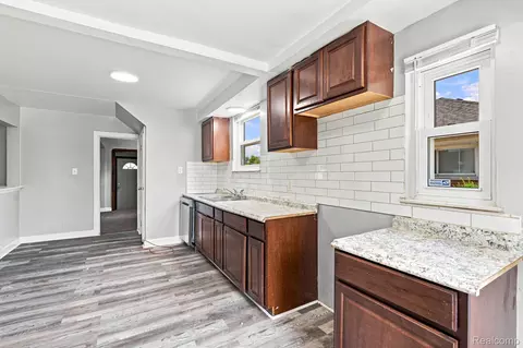Kitchen - 8262 E Outer Dr, Detroit, MI 48213 photo 3 of 3