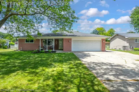 37717 Maas Dr, Sterling Heights, MI 48312