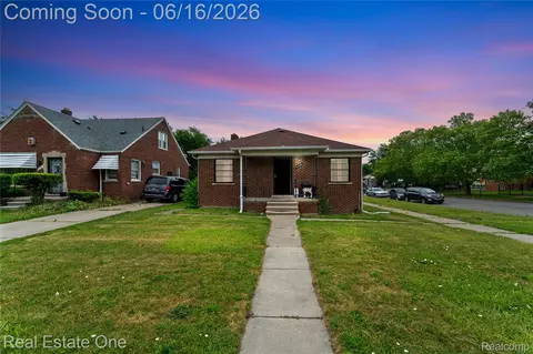 5200 Chalmers St, Detroit, MI 48213