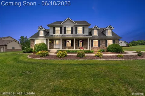 5222 Coulter Lake Blvd, Independence, MI 48348