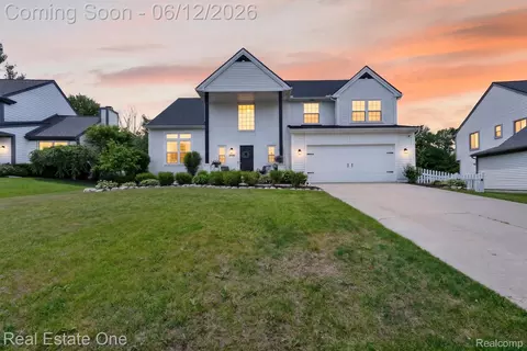 3736 Highlander Way W, Pittsfield, MI 48108