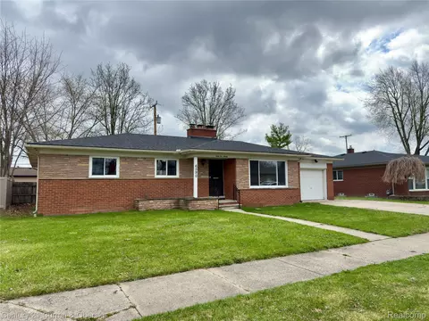 6590 Rockland St, Dearborn Heights, MI 48127