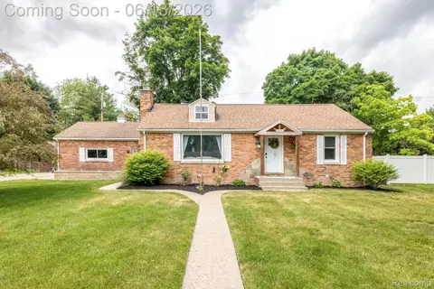 2435 Sharon Ln, Port Huron, MI 48060