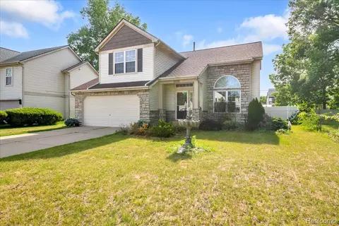 6102 Colorado St, Romulus, MI 48174