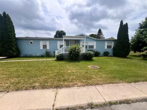 415 Weeping Willow, Flint, MI 48506