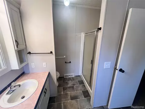 Bath - 415 Weeping Willow, Flint, MI 48506 photo 1 of 3